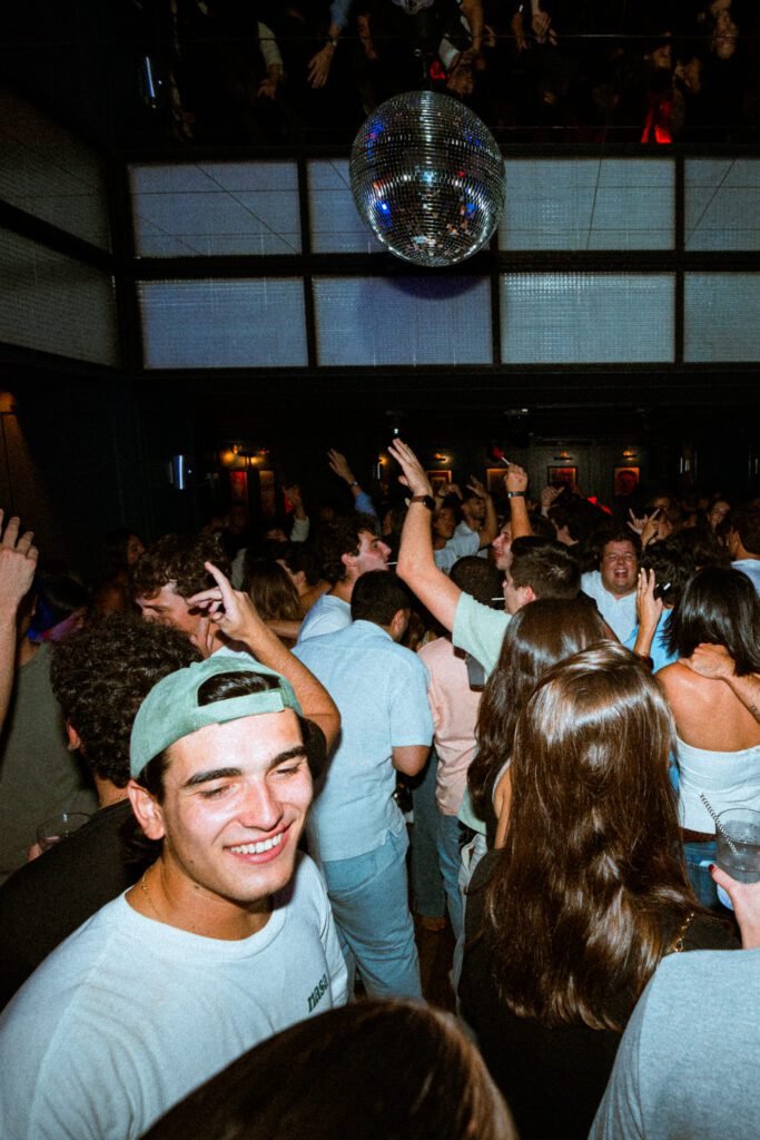 4 Latas Club